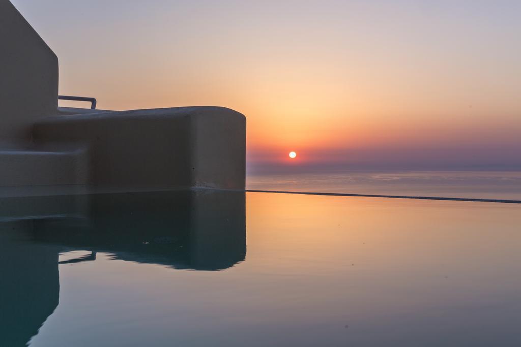 Skyfall Suites - Adults Only Pýrgos Exteriér fotografie